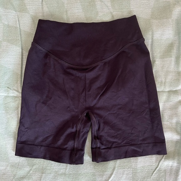 Gymshark Sweat Seamless Shorts - Picture 2 of 4